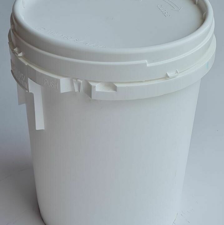 Muovitynnyri kierrekannella