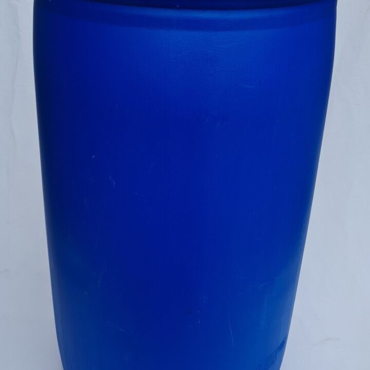 Muovitynnyri 200 L avattu
